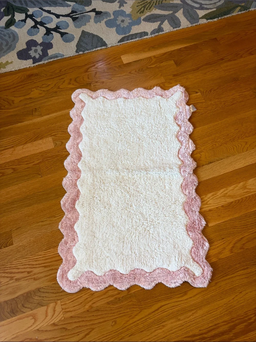 Anthropologie Maeve Scalloped Bath Mat Size Small NWT
